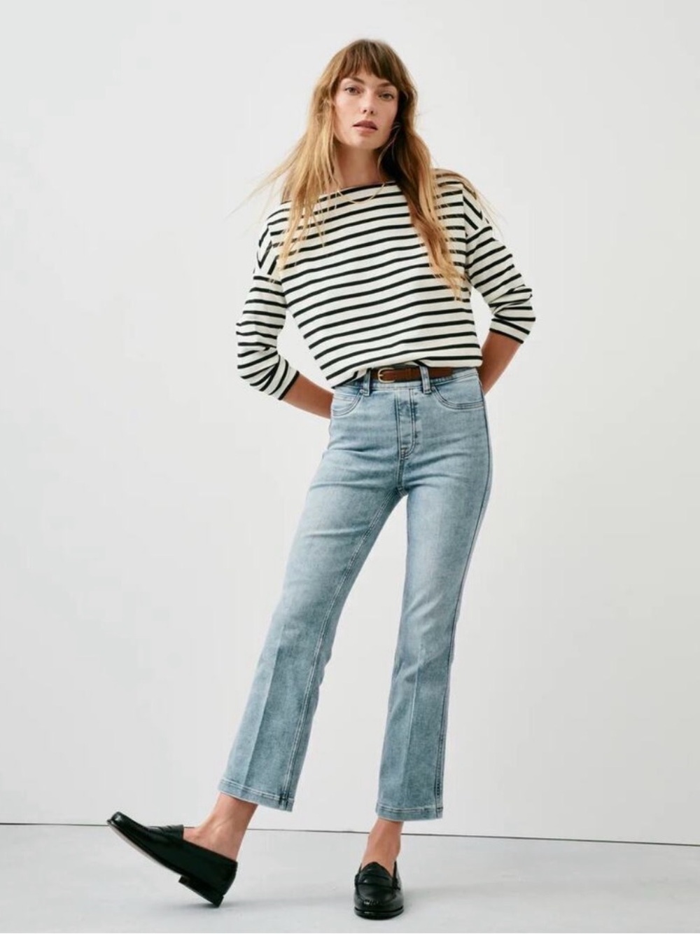 SPANX kick flare pull on jeans High-Rise Straight Crop Jeans in Light Blue